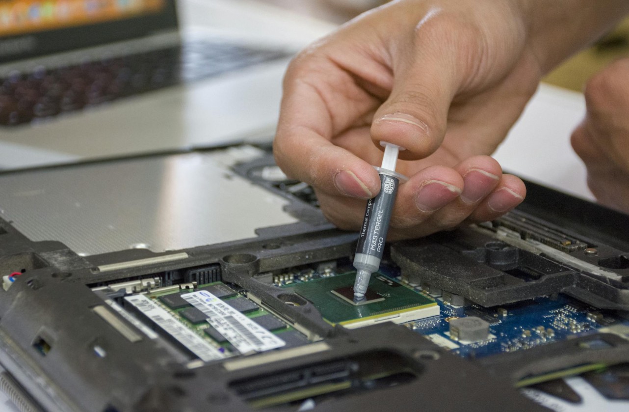 Cara merawat laptop agar tidak cepat panas dan awet